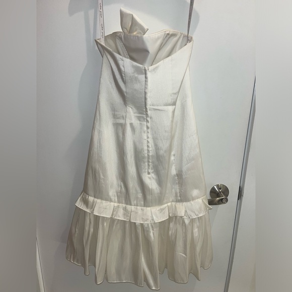 Alfred Angelo White Satin Crepe Dress - Picture 5 of 9